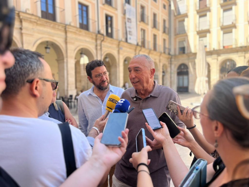 Visita de Joan Baldoví a Alcoi